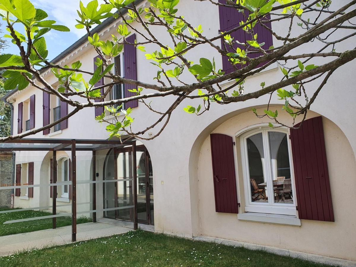 Saint-Andeol-le-Chateau Gite Les Arches מראה חיצוני תמונה